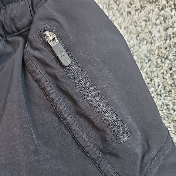 Lululemon Athletica Black Athletic Shorts Lightweight Performance - Picture 2 of 4